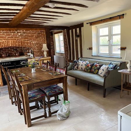 A Newly Renovated, Cosy Escape In The Beautiful Shepherd'S Cottage Dereham Bagian luar foto