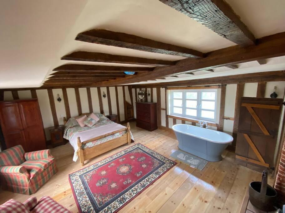 A Newly Renovated, Cosy Escape In The Beautiful Shepherd'S Cottage Dereham Bagian luar foto