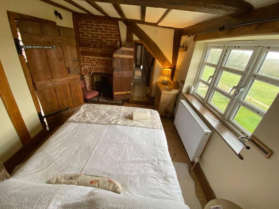 A Newly Renovated, Cosy Escape In The Beautiful Shepherd'S Cottage Dereham Bagian luar foto