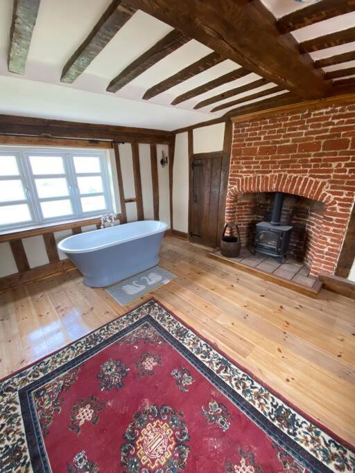 A Newly Renovated, Cosy Escape In The Beautiful Shepherd'S Cottage Dereham Bagian luar foto