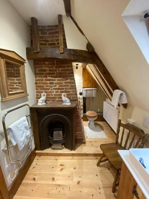 A Newly Renovated, Cosy Escape In The Beautiful Shepherd'S Cottage Dereham Bagian luar foto
