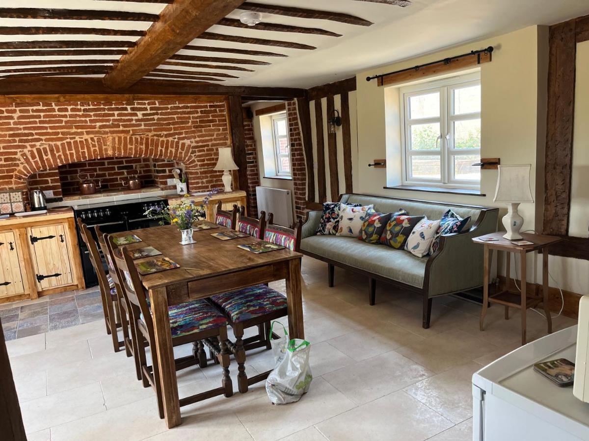 A Newly Renovated, Cosy Escape In The Beautiful Shepherd'S Cottage Dereham Bagian luar foto